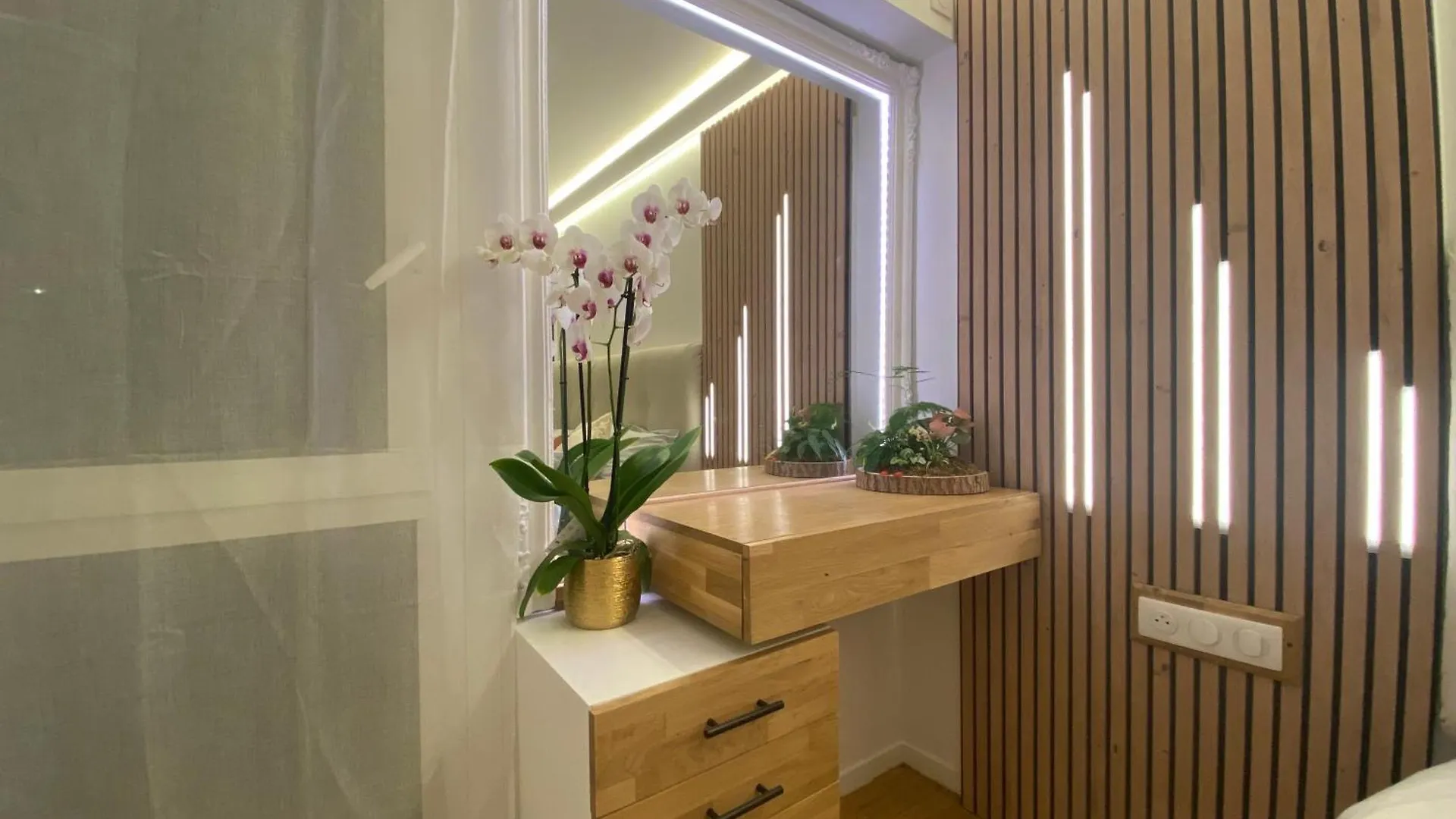 Apartment Luxurious And Glamorous *